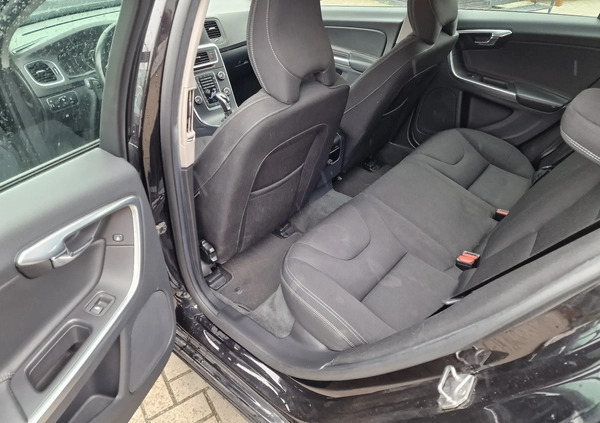 Volvo V60 cena 44900 przebieg: 207000, rok produkcji 2015 z Zduny małe 781
